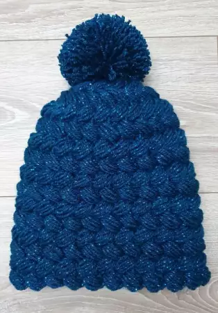 Оригинална плетена шапка