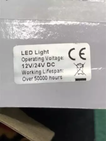 Модерна LED стенна лампа 8w с 8 бр.LED. Алуминиеви стенни ла