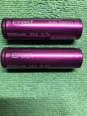 8. Снимка на Зарядно за 18650 и 2 батерии IMR 2500mAh . Презареждаеми ба
