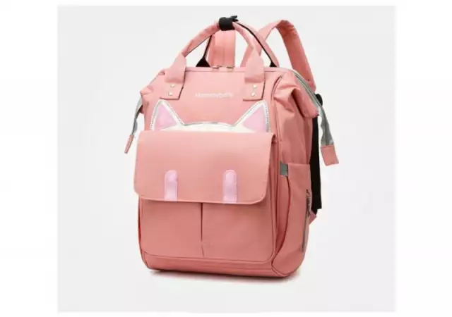 Практична и функционална чанта-раница за майки