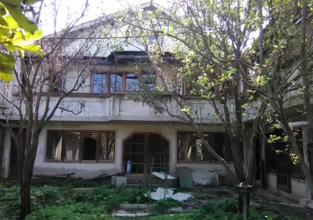 1. Снимка на ПРОДАВАМ или ЗАМЕНЯМ къща в Дибич за имот в Шумен
