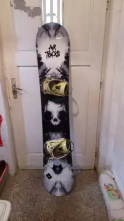 1. Снимка на продавам сноуборд аир трькс 162 см с автомати морьл