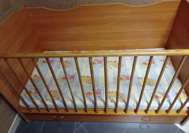 Комбинирано детско или бебешко легло креватче с чекмедже
