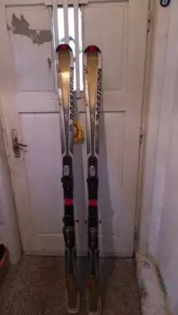 продавам ски карвинг росиньол зет 4 с размер 170 см с автом