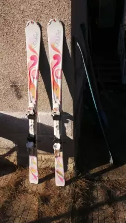 1. Снимка на продавам ски карвинг виолки 148 см с автомати маркер