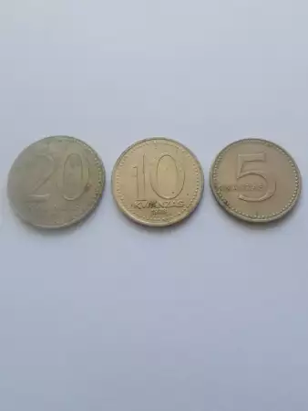 1. Снимка на Лот стари монети от Ангола