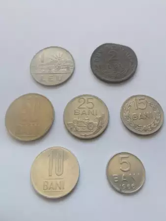 1. Снимка на Лот стари монети от Румъния