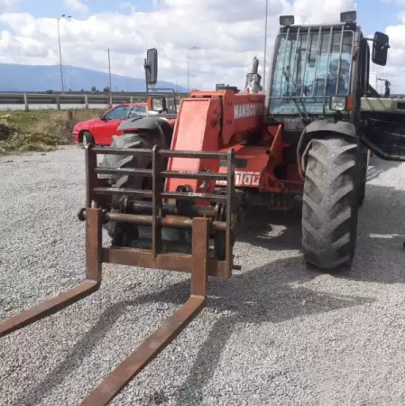 1. Снимка на Телескопичен товарач 7м Manitou MT732 ПОД НАЕМ от Рентекс