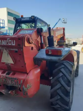 4. Снимка на Телескопичен товарач 8 м Manitou MT835 ПОД НАЕМ от Рентекс