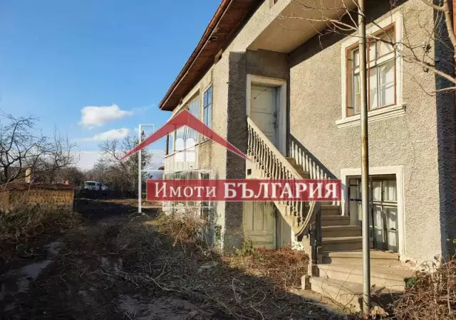 2. Снимка на Къща на два етажа в с.Войнягово, общ.Карлово