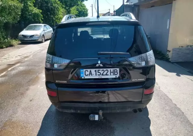 2. Снимка на 2009 Mitsubishi Outlander 2.0 DI - D 4WD