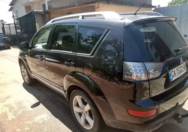 3. Снимка на 2009 Mitsubishi Outlander 2.0 DI - D 4WD