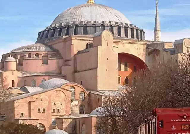 Тридневна екскурзия до Истанбул за Фестивал на лалето