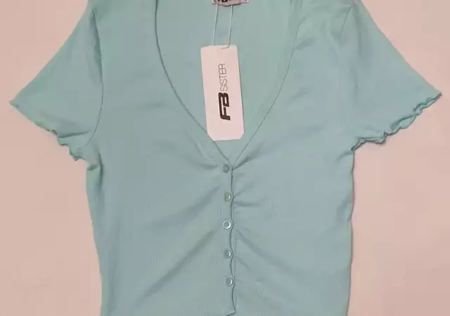 1. Снимка на Дамска блузка с копчета