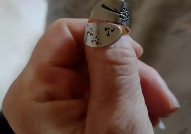2. Снимка на Моден пръстен с глухарчета