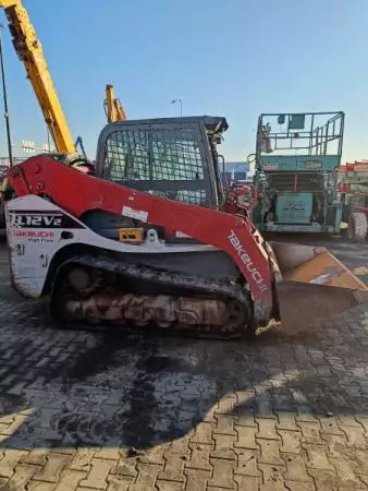 5. Снимка на Верижен мини челен товарач Takeuchi TL12V - 2 6000кг ПОД НАЕМ