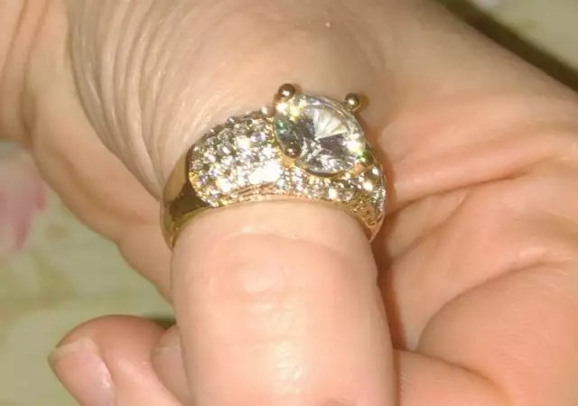 2. Снимка на Искрящ пръстен с диамант и сапфири