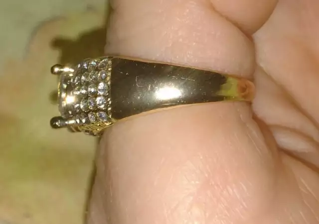 3. Снимка на Искрящ пръстен с диамант и сапфири