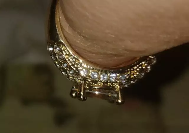 4. Снимка на Искрящ пръстен с диамант и сапфири