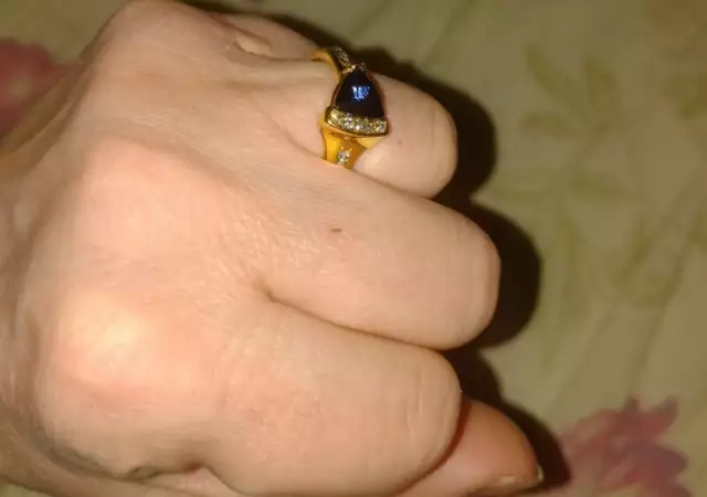 Нежен пръстен с циркон и кристал