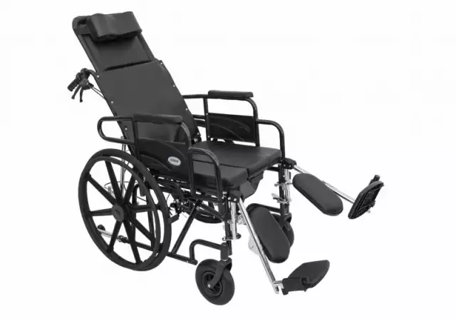 1. Снимка на Инвалидна количка с подбедрици, падащ гръб и тоалетна