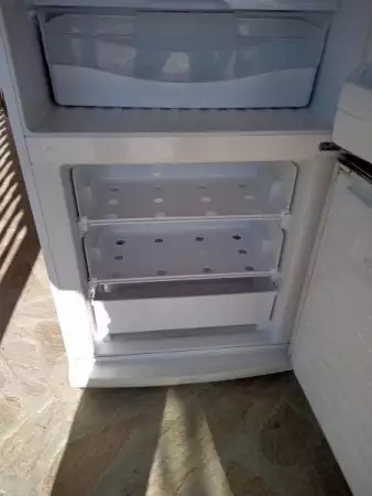 Хладилник с фризер