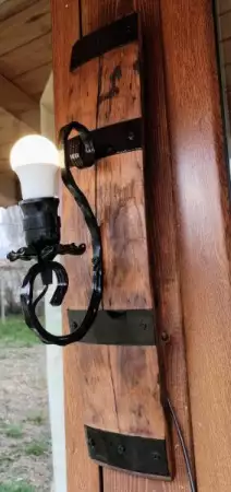Стенни лампи аплици от автентични реставрирани бъчви с кован