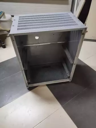 Метален шкаф - кутия за сървър или инструменти 48 32 62см