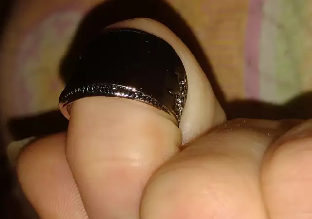 1. Снимка на Широк пръстен в черен емайл