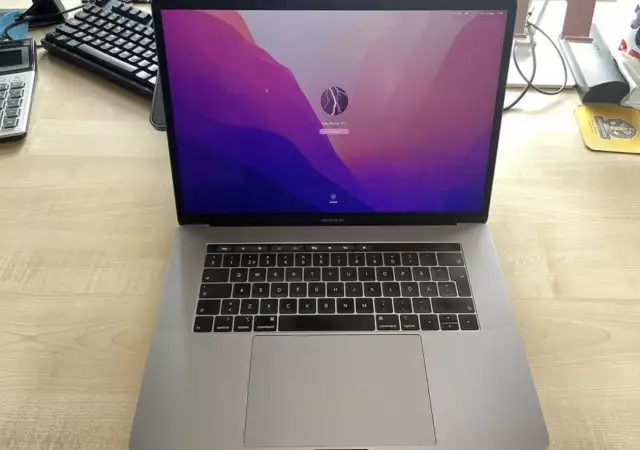 1. Снимка на MacBook Pro 2019 15 - inc