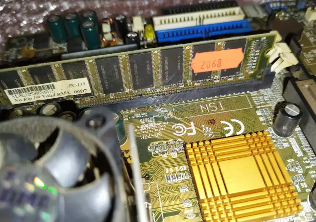 Дънна платка AMD с процесор - ретро модел Работещ
