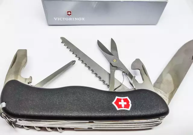 Victorinox Outrider black