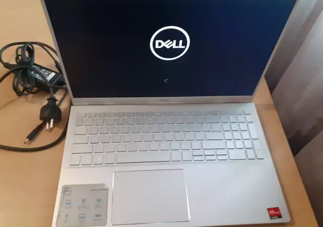 Лаптоп Dell Inspiron 5505