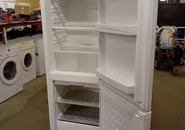 3. Снимка на хладилник амика с шест месеца гаранция