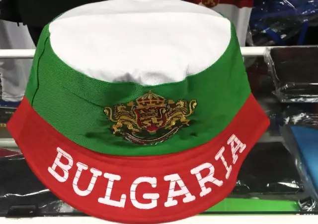 1. Снимка на шапка България нова