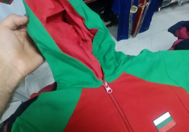 спортен екип България  нов материя памук ликра за дете с ръс