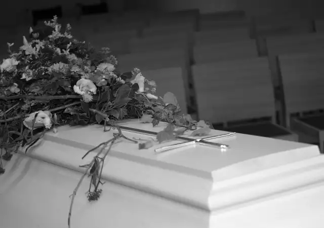 Траурна агенция Рея - Погребални услуги, кетъринг, документи