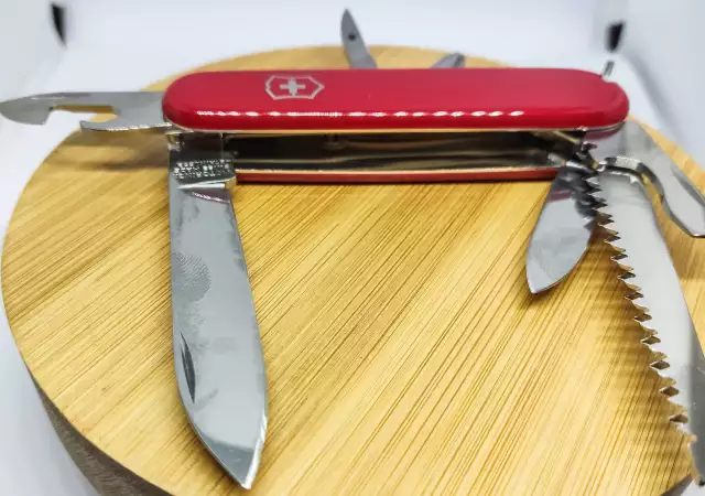 Victorinox HIKER red