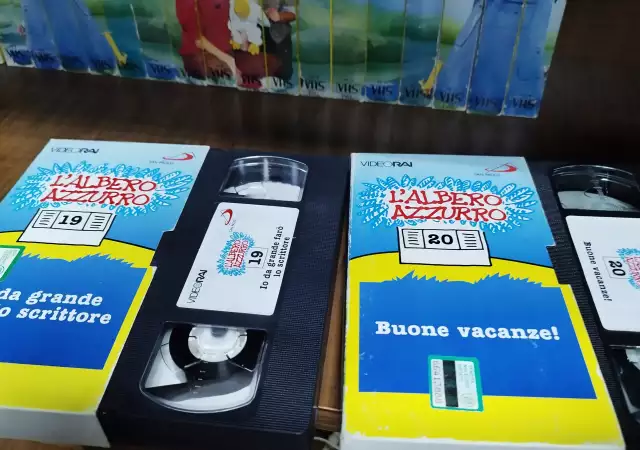 9. Снимка на l albero azzurro VHS - видеокасети италиански