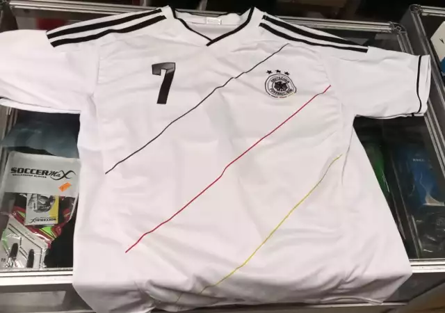 тениска Германия размер Л спортна дишаща материя