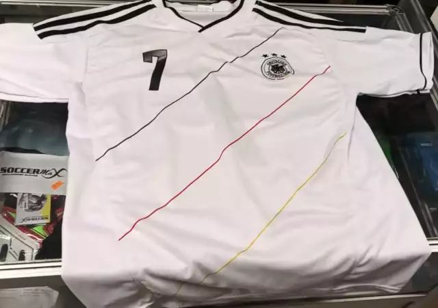 тениска Германия размер Л спортна дишаща материя