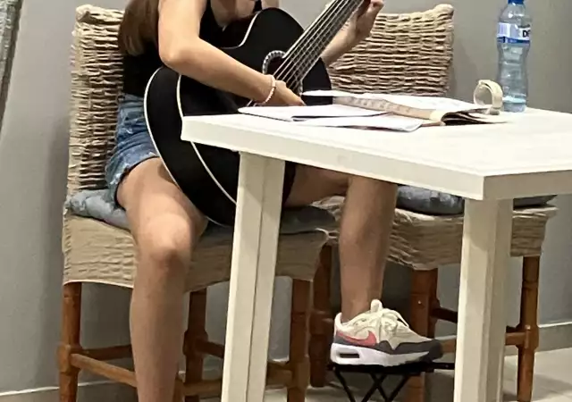 Уроци по китара Пловдив