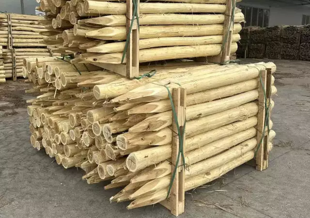 Дървени колове акациеви колове