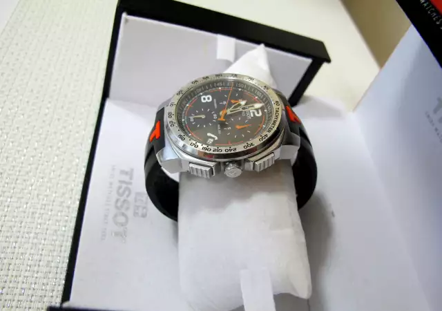 3. Снимка на Tissot T Sport – Швейцарски мъжки спортен часовник сапфир