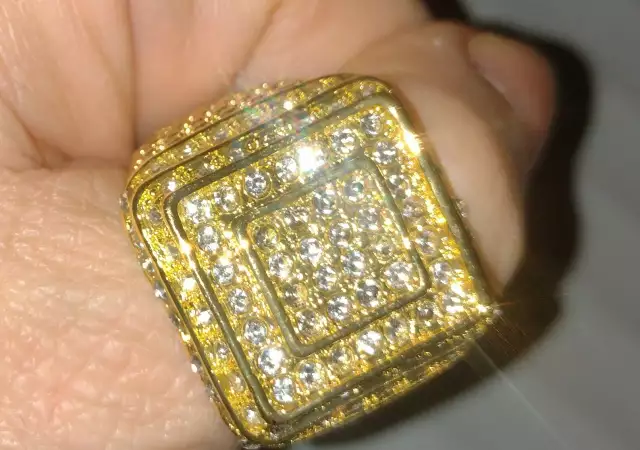2. Снимка на Мъжки пръстен в злато и диаманти Скуеър