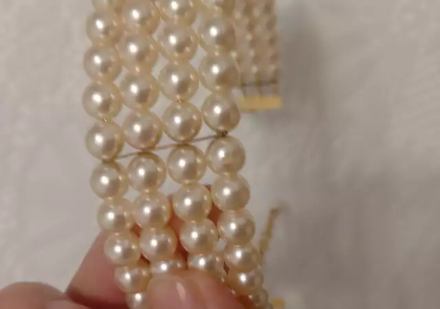 Перлена огърлица с четири реда перли