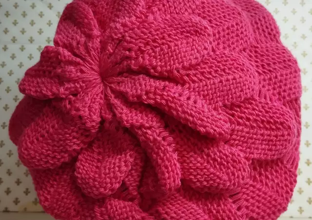 Дамска плетена шапка барета, циклама - 14