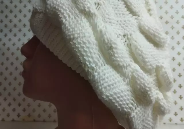 1. Снимка на Дамска плетена шапка барета, бяла - 15