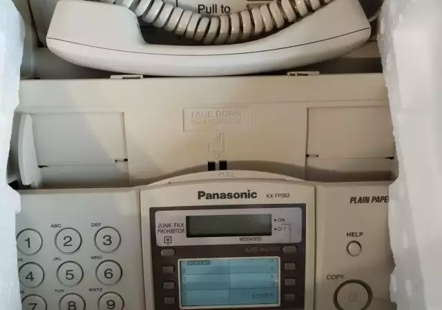 1. Снимка на Продавам нова факс машина