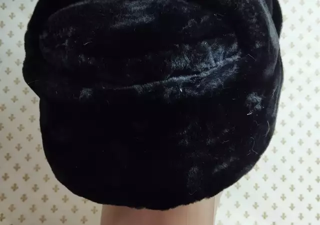 3. Снимка на Мъжка руска шапка в черен цвят с еко косъм - 2